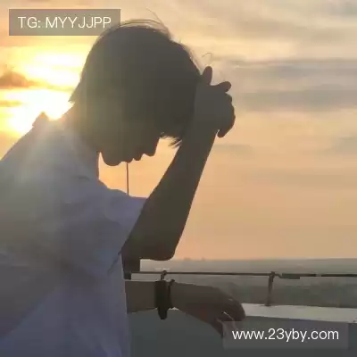 贺栩献